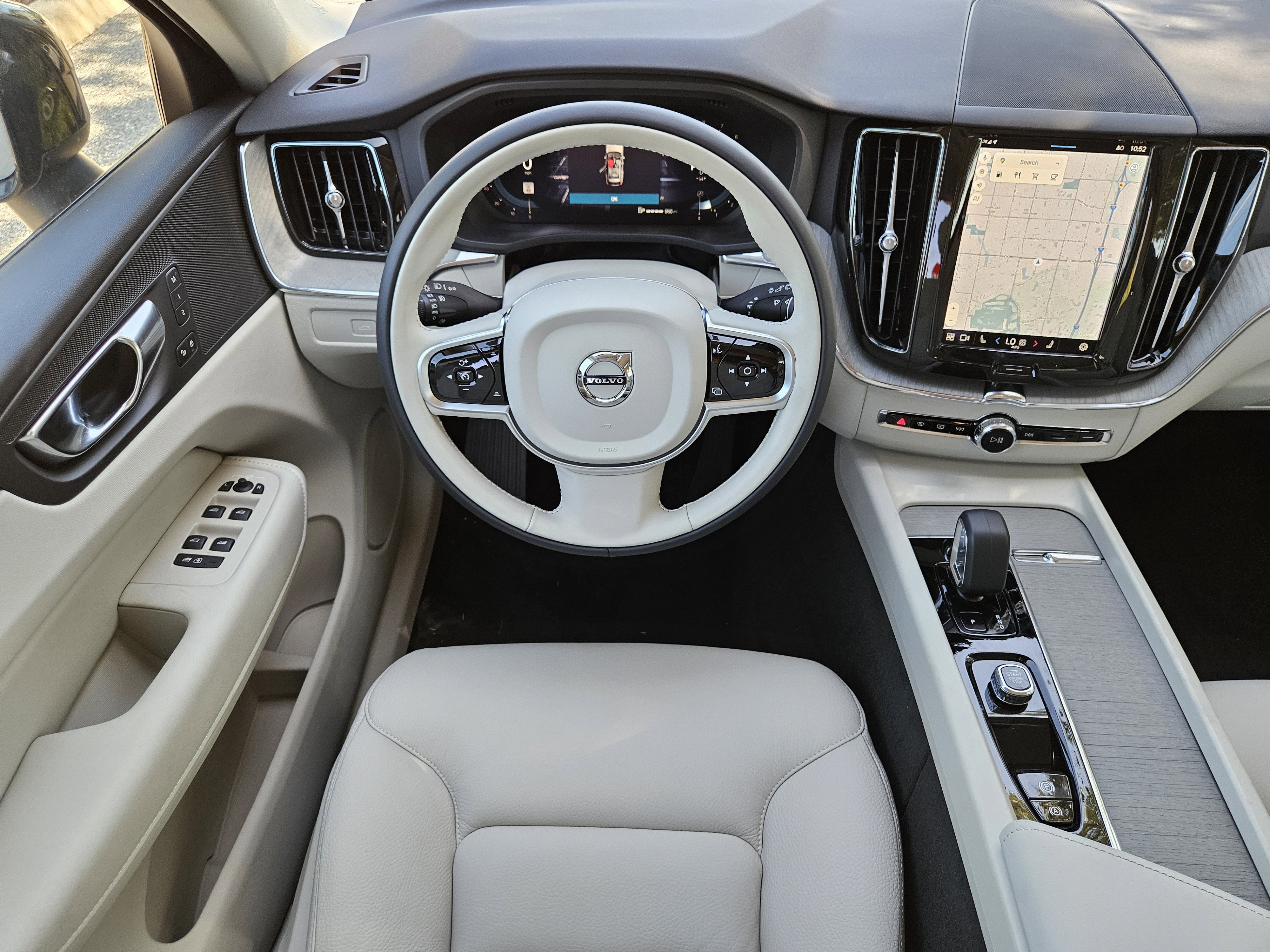 New 2025 Volvo XC60 B5 Plus w/ Protection Package Premier image 16