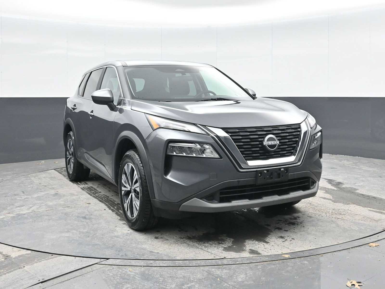 Used 2023 Nissan Rogue SV image 7