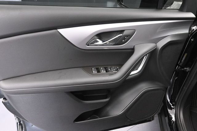 New 2026 Chevrolet Blazer LT w/ Midnight/Sport Edition FWD image 21