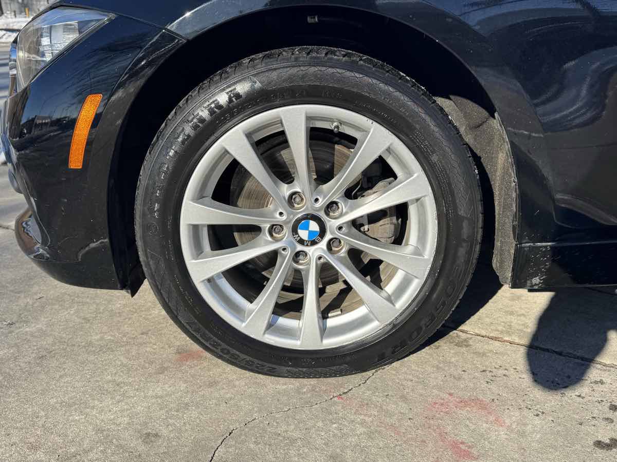 Used 2016 BMW 320i Sedan RWD image 8