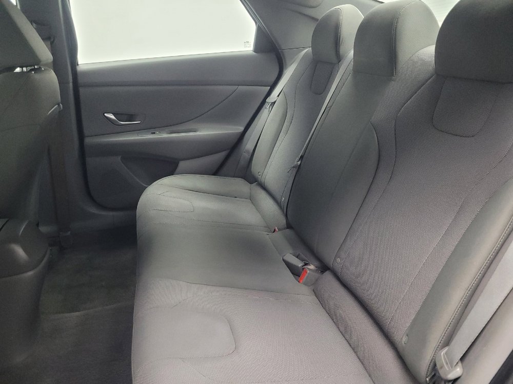 Used 2021 Hyundai Elantra SE w/ Cargo Package image 18