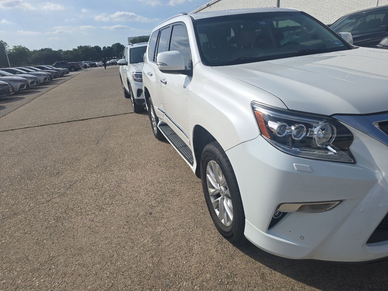 Used 2019 Lexus GX 460 Premium AWD/4WD image 2