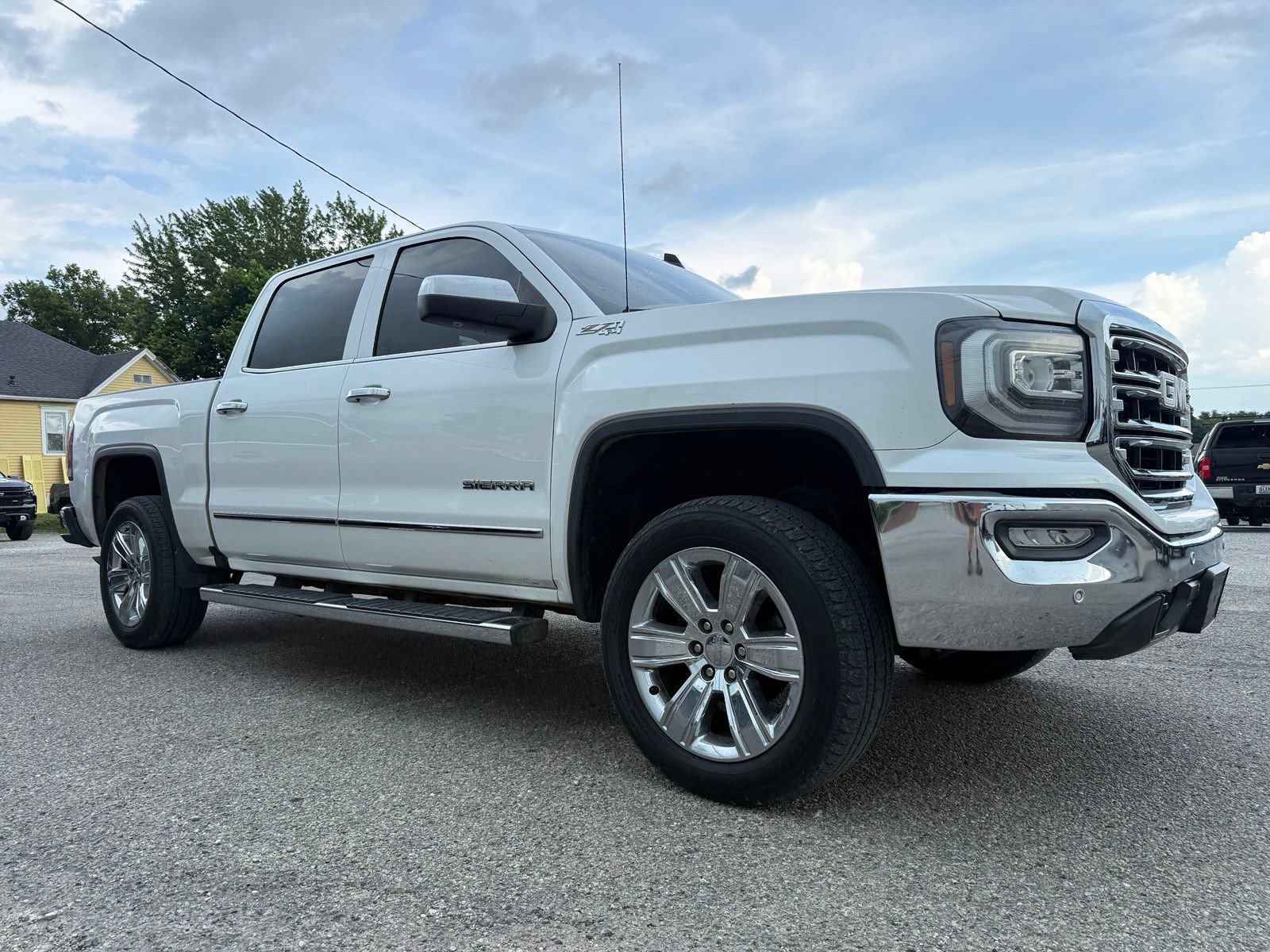 Used 2017 GMC Sierra 1500 SLT AWD/4WD image 8