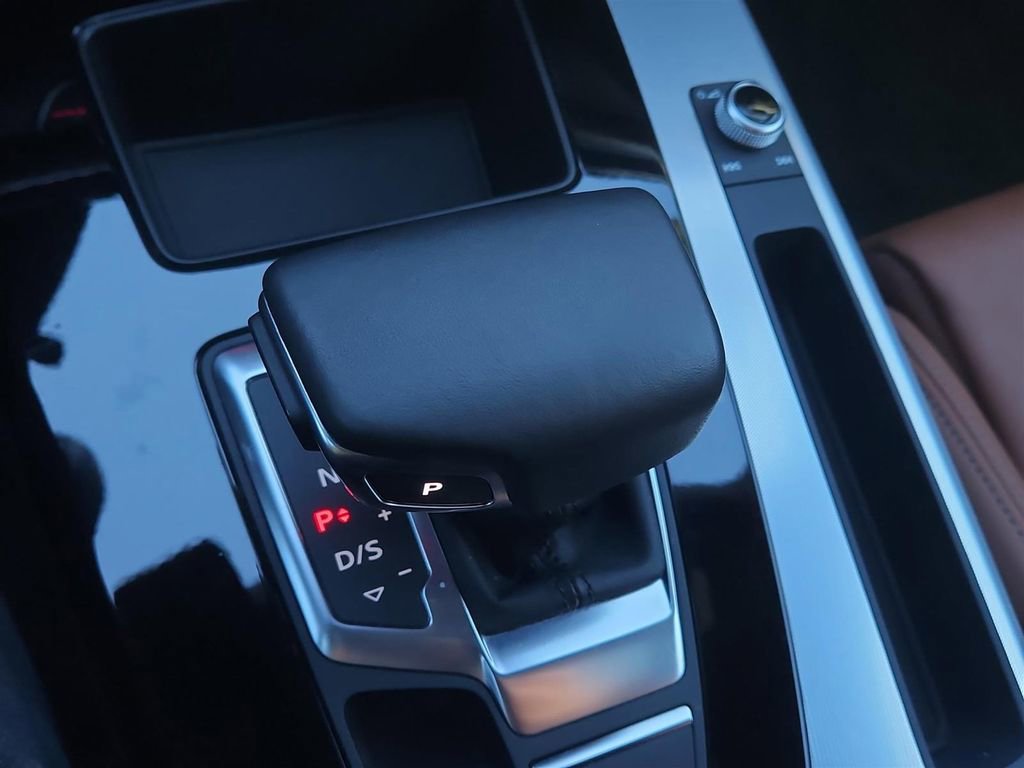 Used 2025 Audi Q5 2.0T Premium image 23