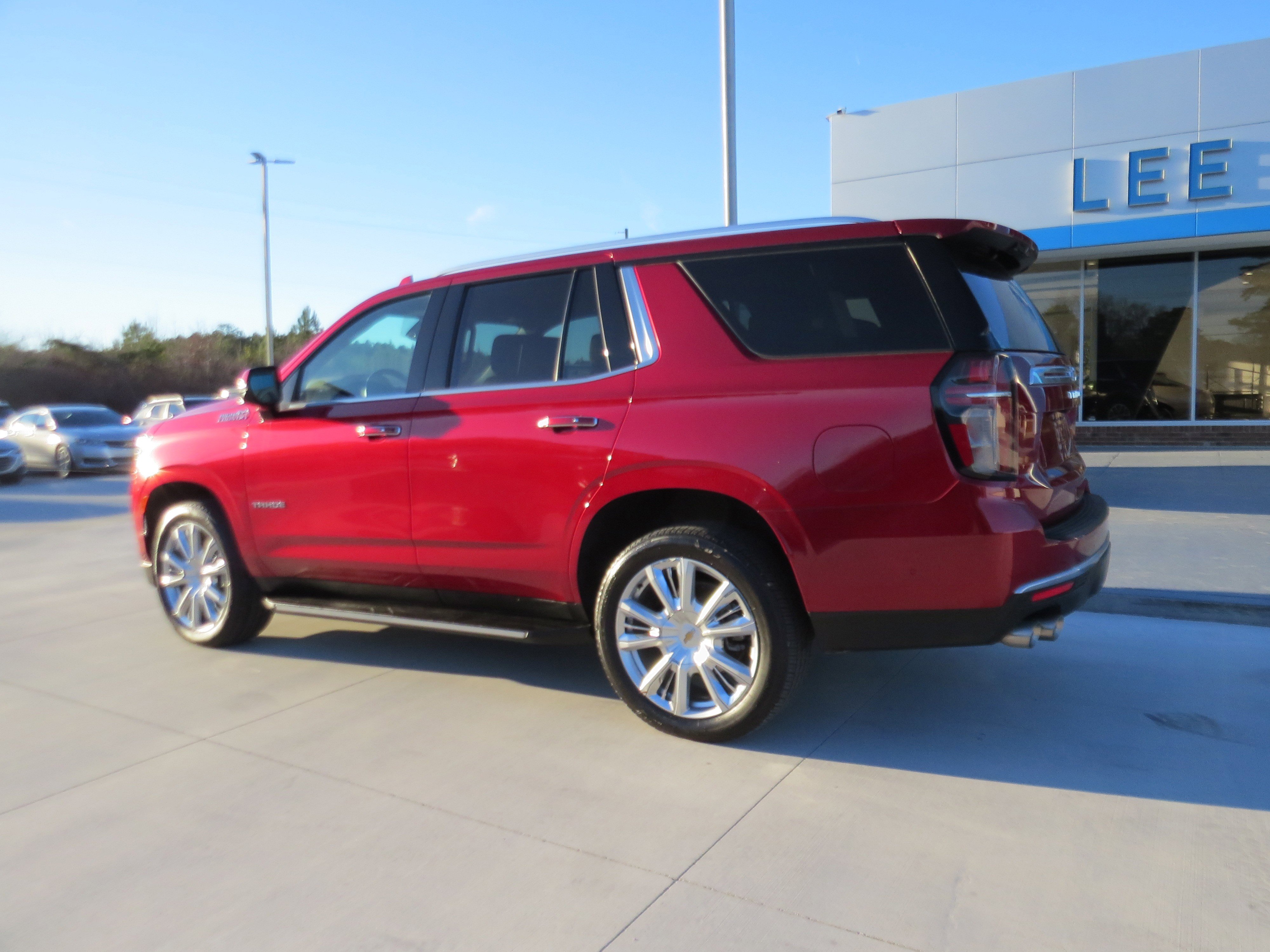 Used 2024 Chevrolet Tahoe High Country w/ Advanced Technology Package AWD/4WD image 3