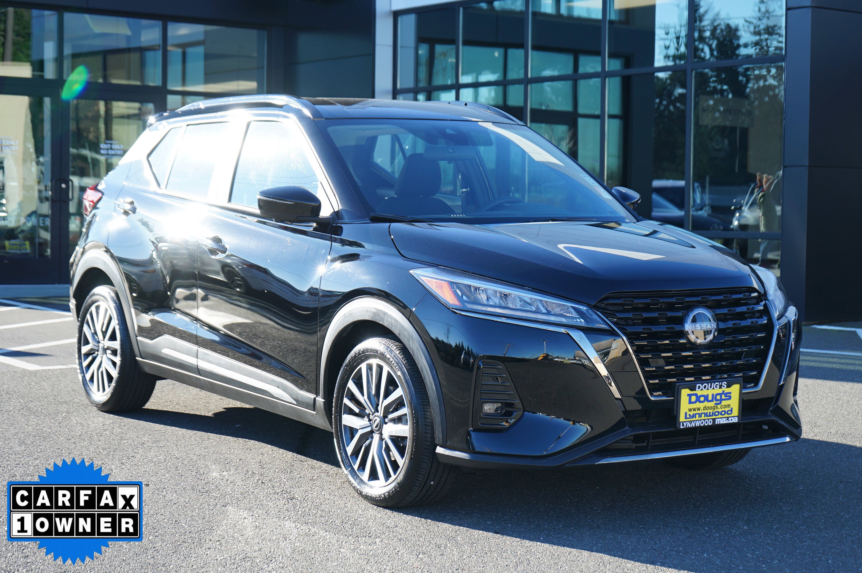 Used 2024 Nissan Kicks SR image 1