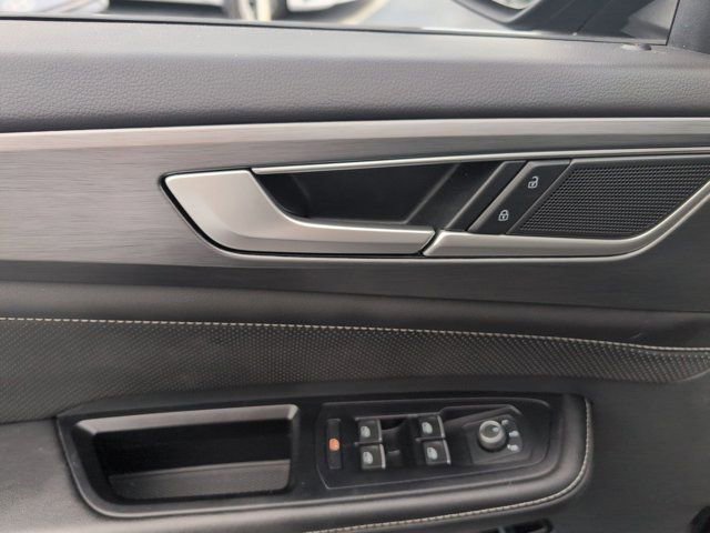Used 2025 Volkswagen Atlas Cross Sport SE FWD image 13