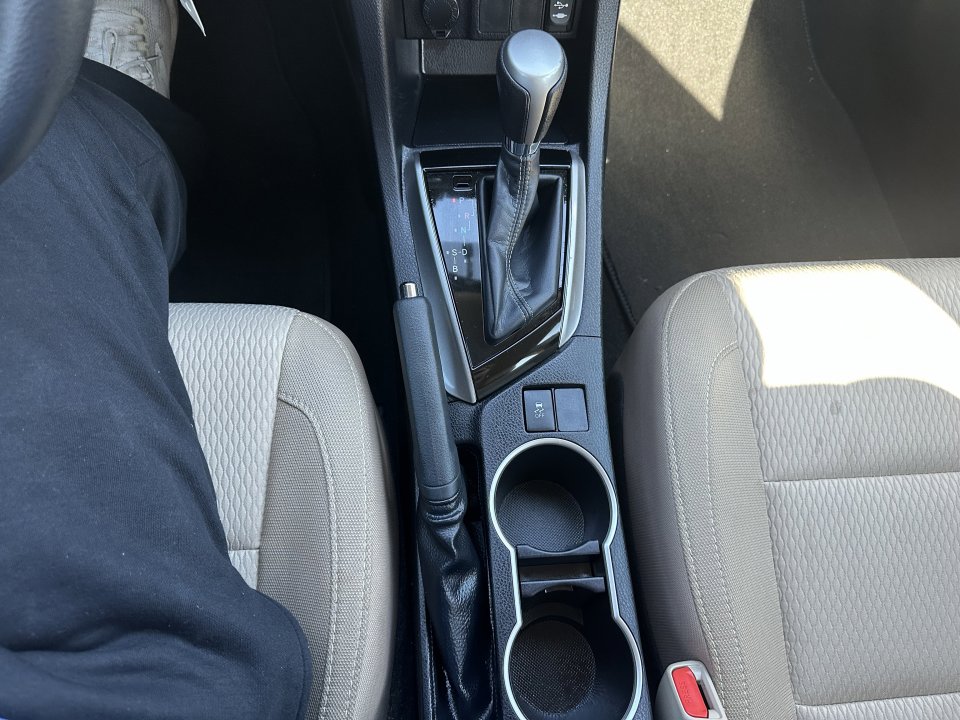 Used 2015 Toyota Corolla LE image 13