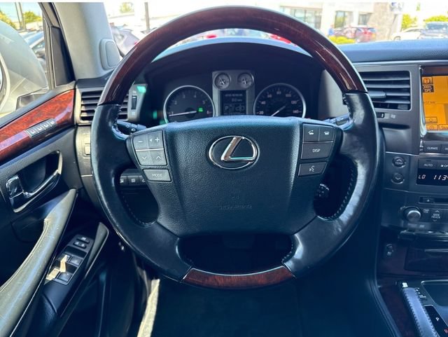 Used 2011 Lexus LX 570 4WD w/ Luxury Pkg image 18