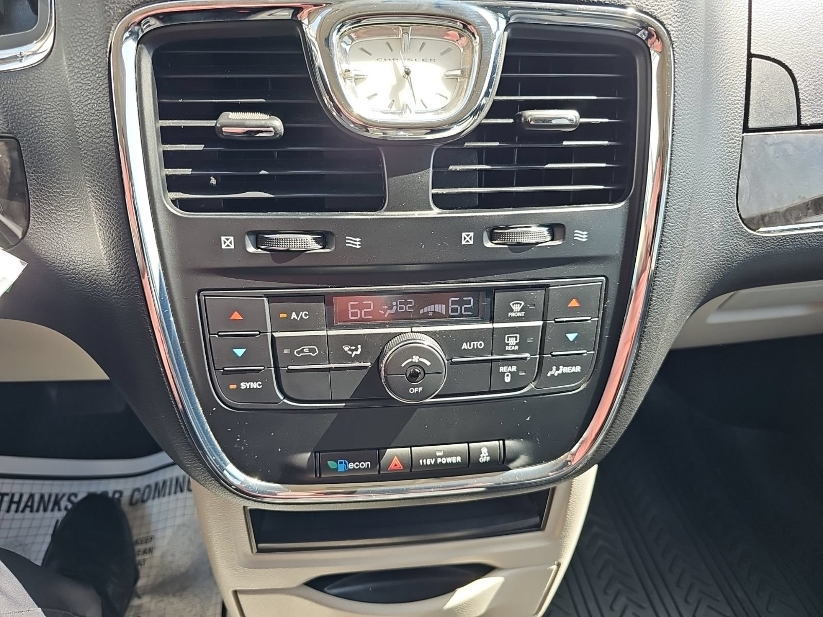 Used 2014 Chrysler Town & Country Touring FWD image 15