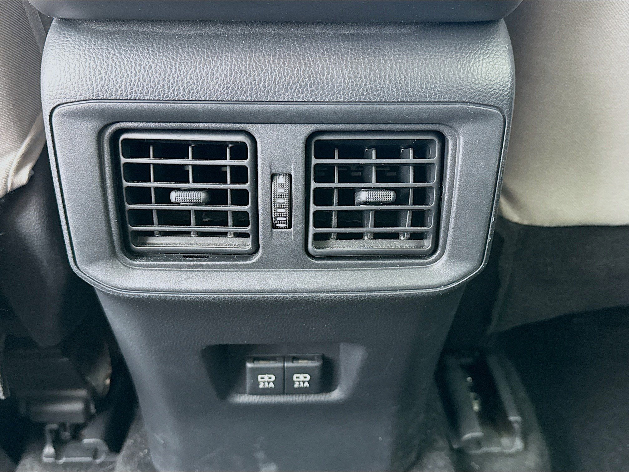 Used 2021 Toyota RAV4 XLE AWD/4WD image 16