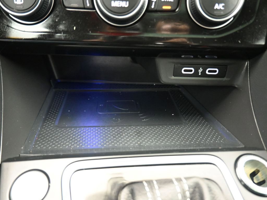 Used 2021 Volkswagen Jetta SEL Premium image 23