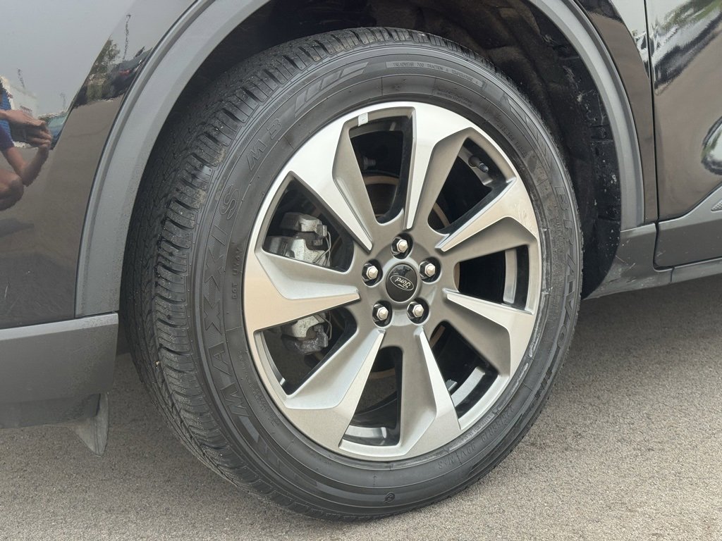 Used 2023 Ford Escape Platinum image 29