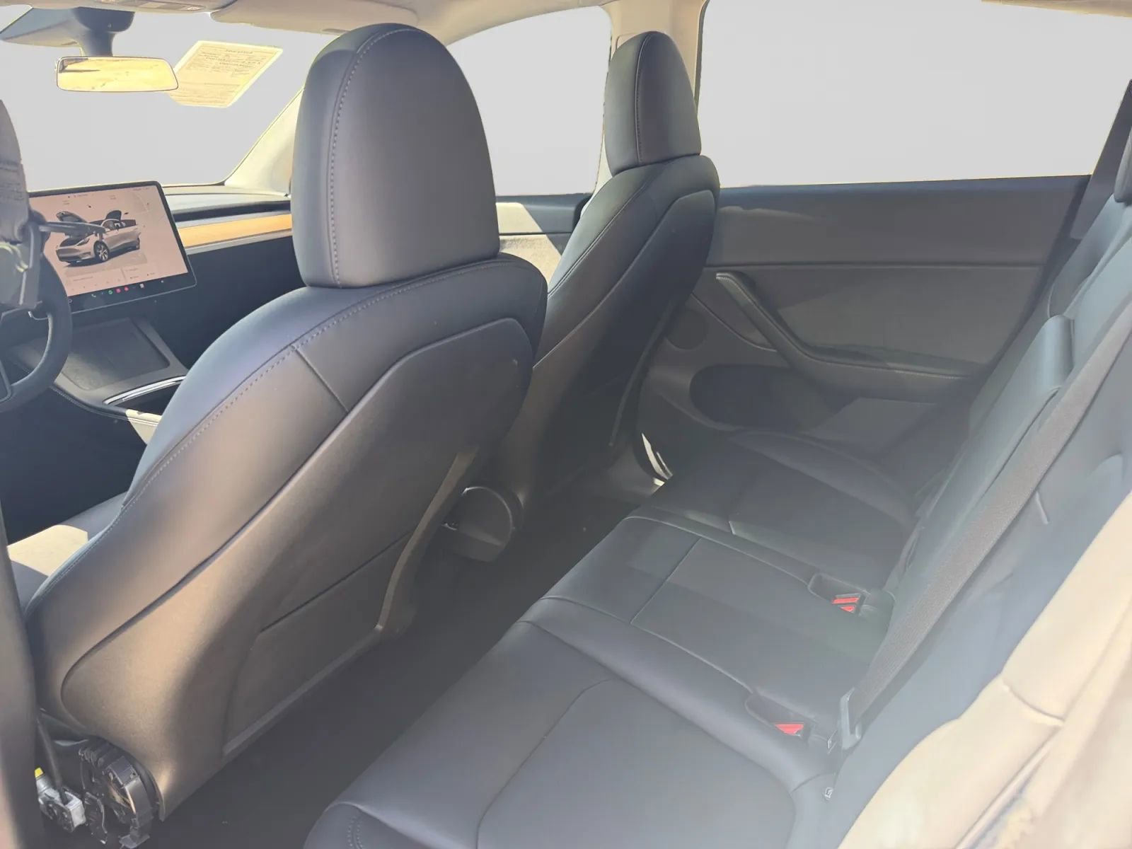 Used 2022 Tesla Model Y Long Range AWD/4WD image 26