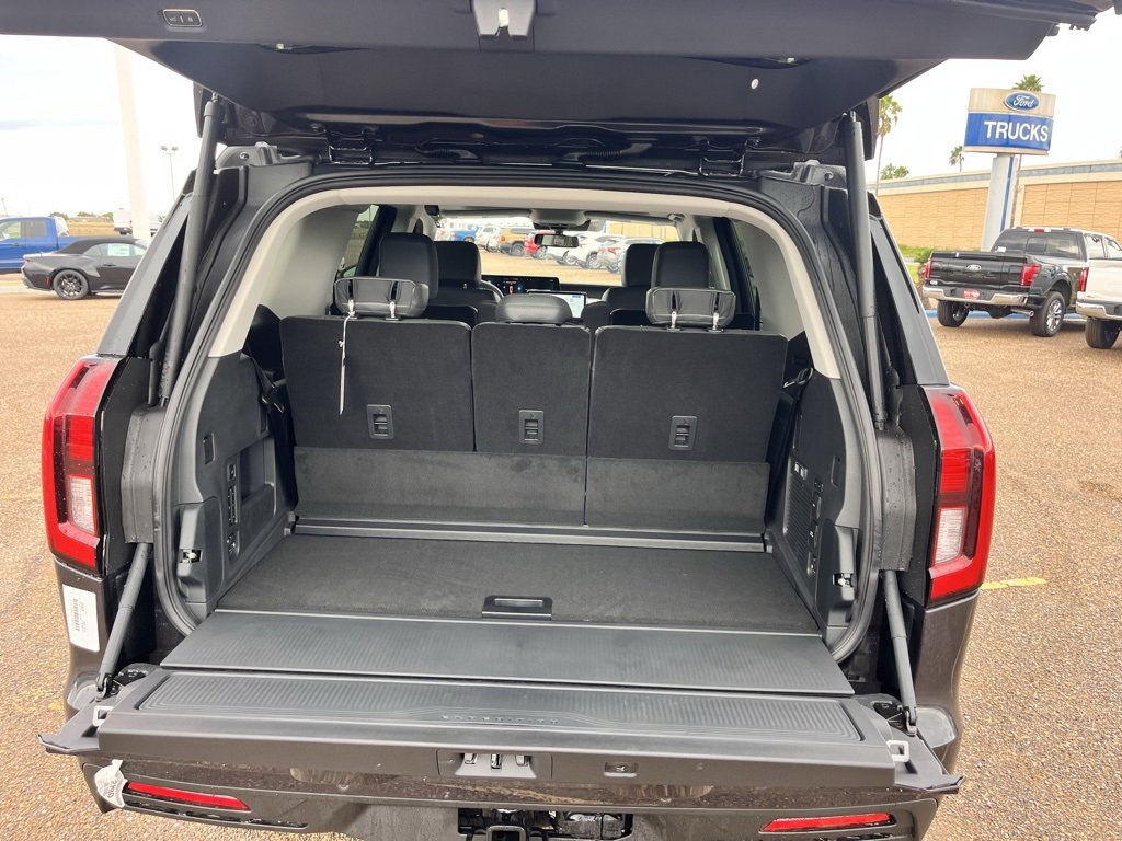 New 2025 Ford Expedition Active image 26