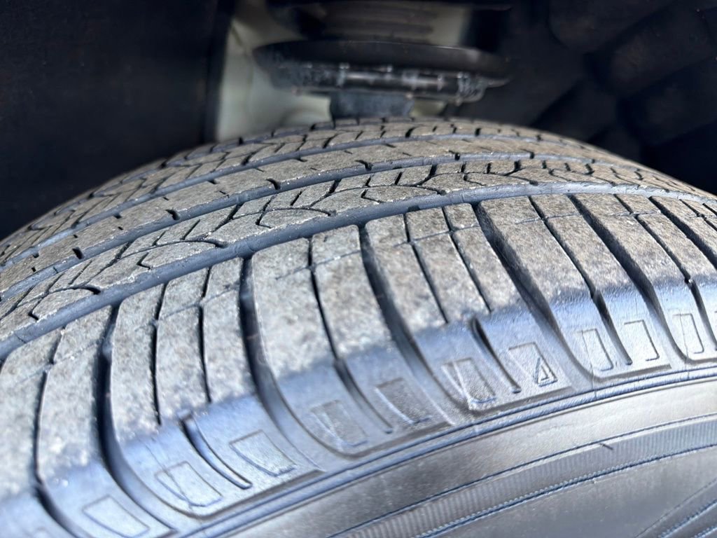 Used 2024 Buick Enclave Premium image 30