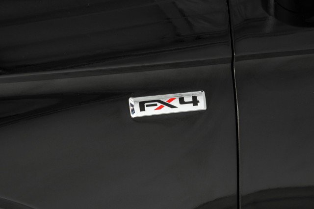 Used 2018 Ford Expedition XLT w/ Equipment Group 202A AWD/4WD image 48