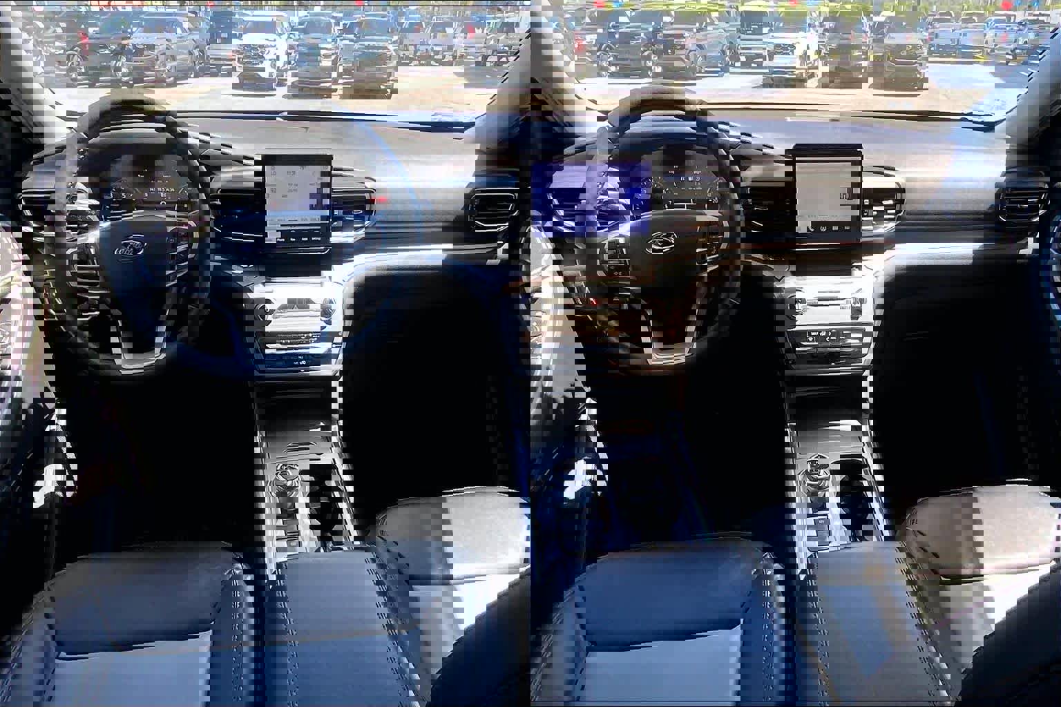 Certified 2022 Ford Explorer XLT w/ Equipment Group 202A image 16