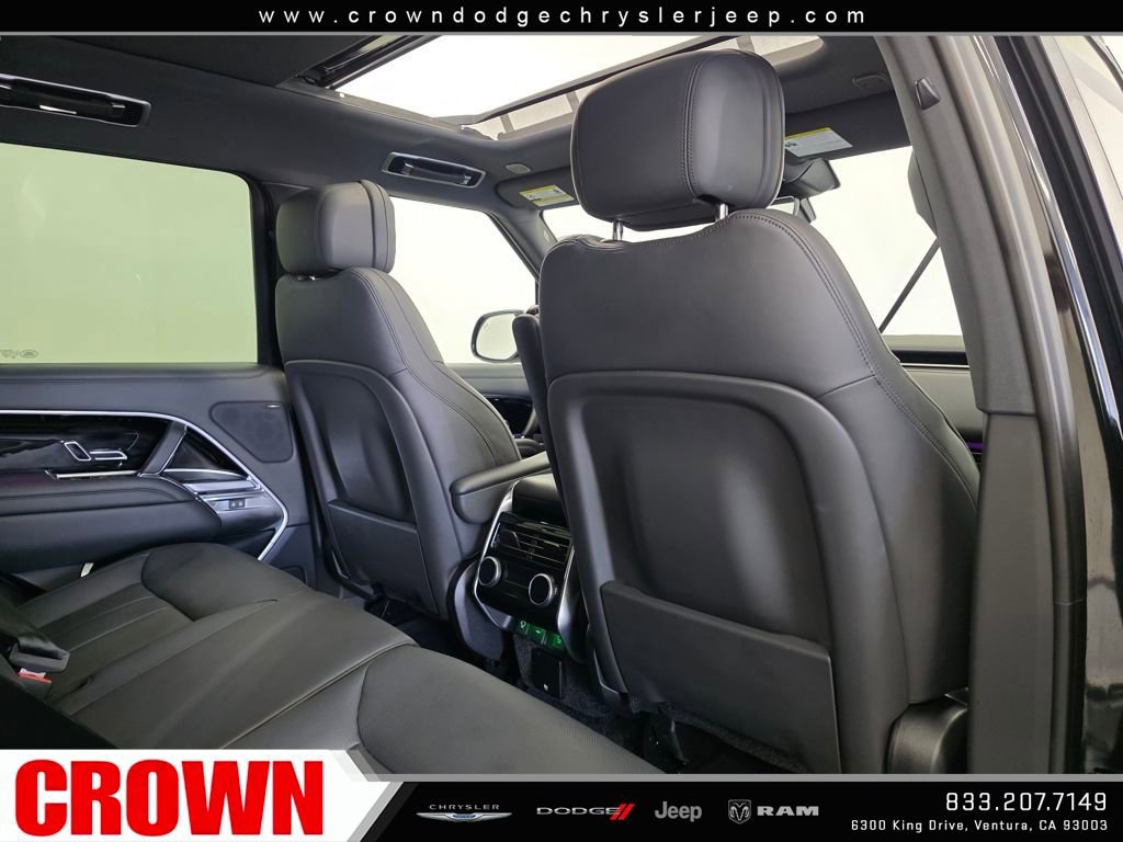 Used 2024 Land Rover Range Rover SE image 16