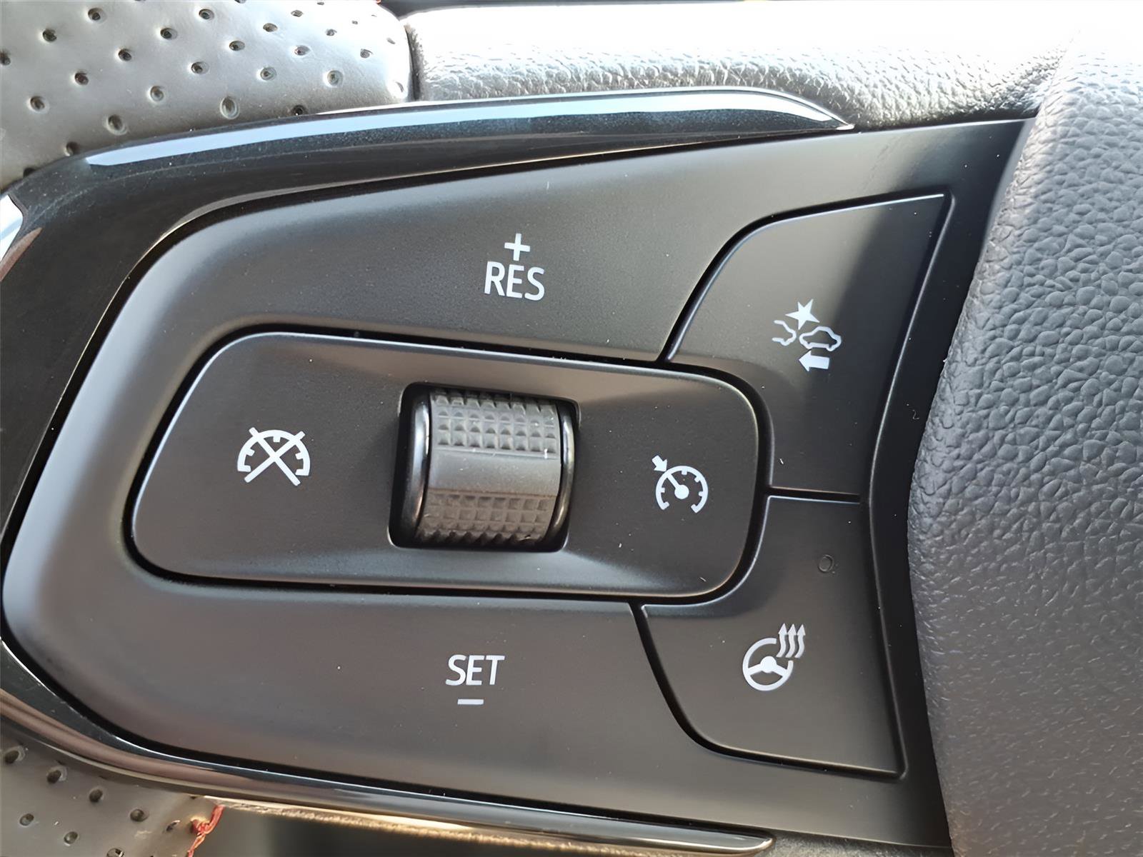 New 2026 Chevrolet Trax RS w/ Driver Confidence Package image 19