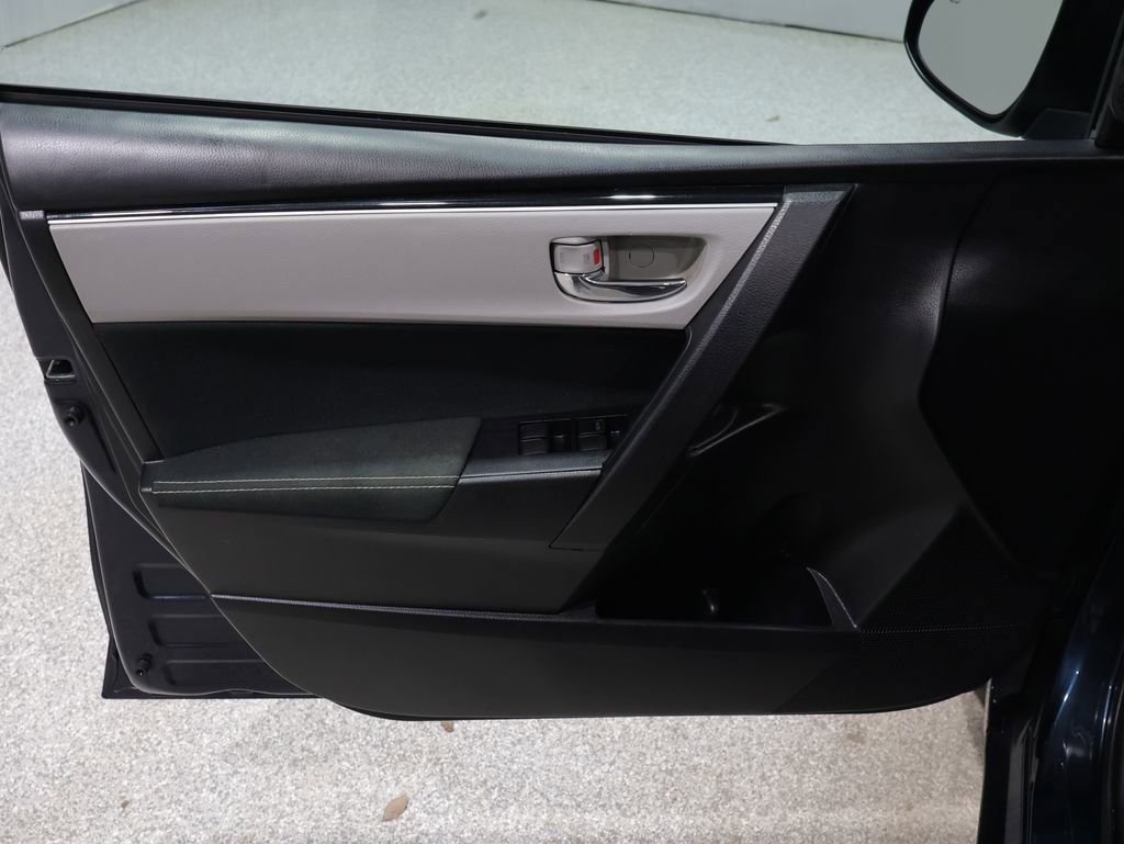 Used 2017 Toyota Corolla LE w/ Carpet Mat Package (TMS) image 20