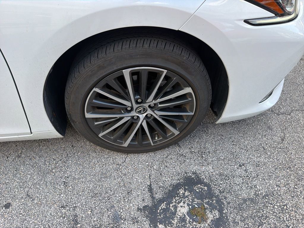 Used 2025 Lexus ES 350 w/ Premium Package FWD image 12