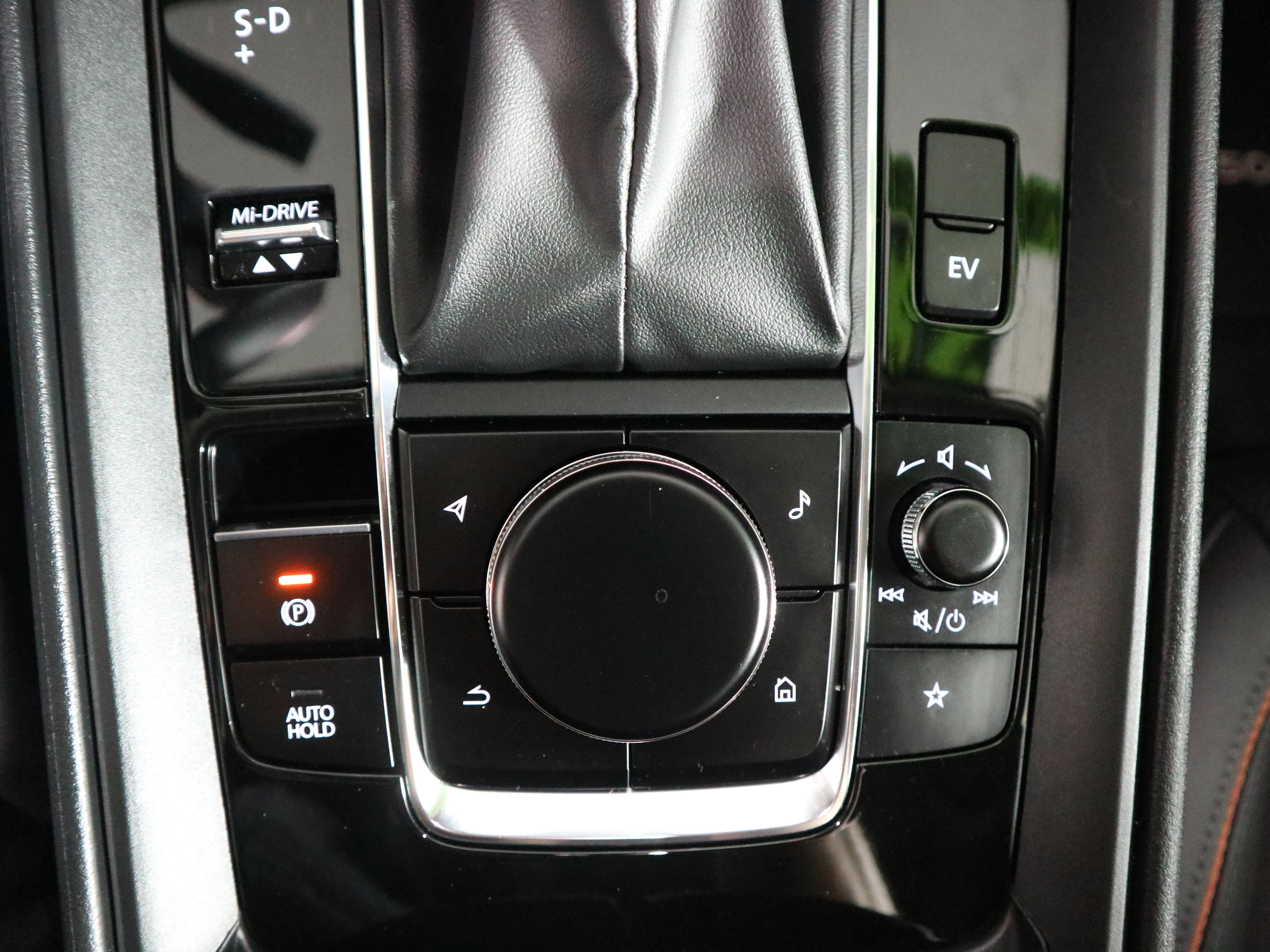 Certified 2025 MAZDA CX-50 2.5 Hybrid w/ Premium Plus Pkg image 31