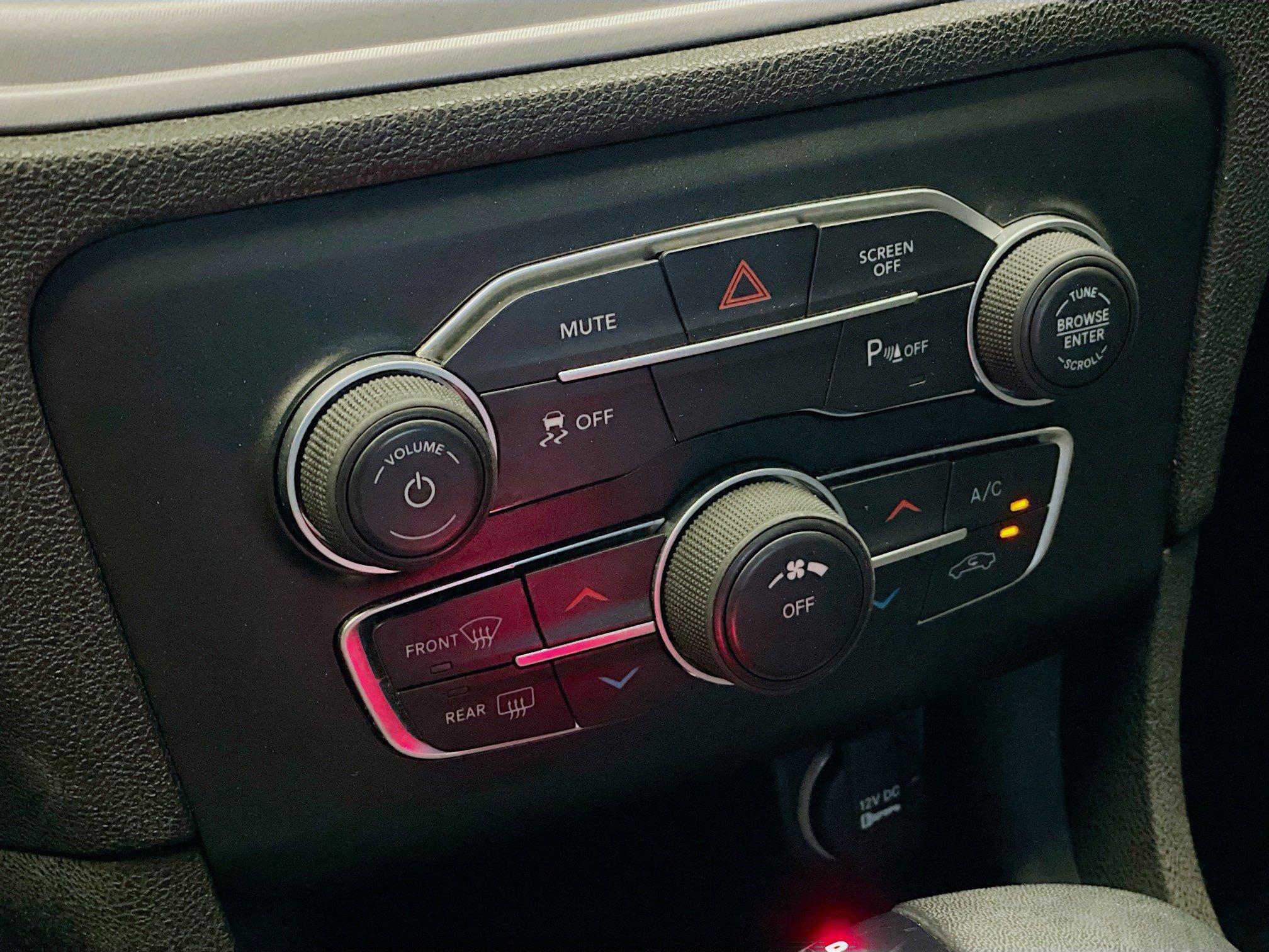 Used 2023 Dodge Charger SXT image 11