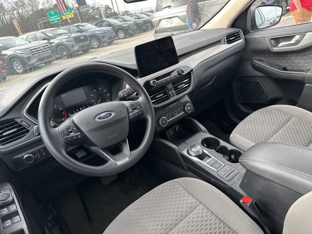 Used 2020 Ford Escape SE image 17