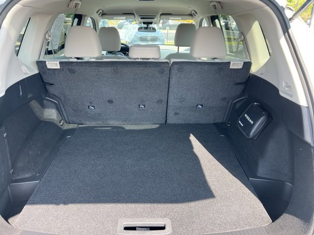 Used 2023 Nissan Rogue SV image 28