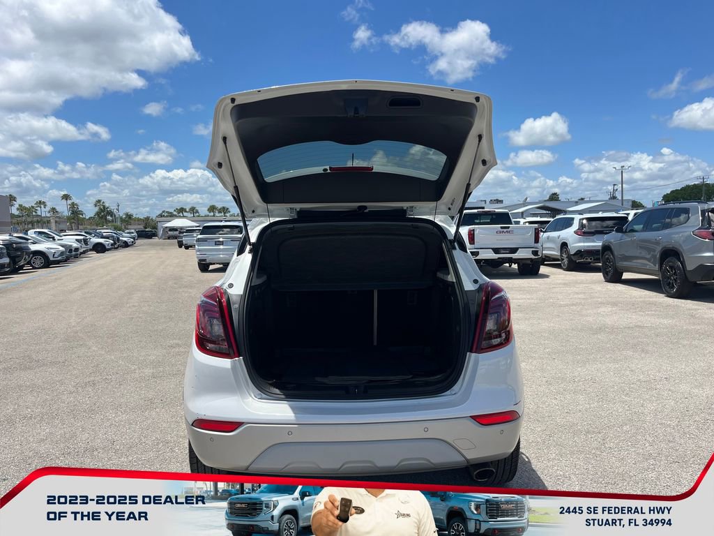 Used 2019 Buick Encore Essence w/ Experience Buick Package FWD image 16