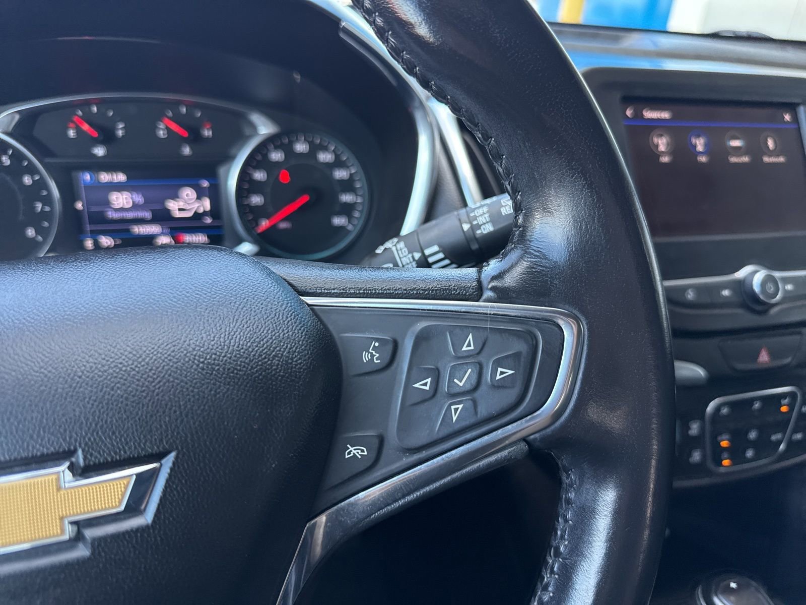Used 2020 Chevrolet Equinox LT AWD/4WD image 32