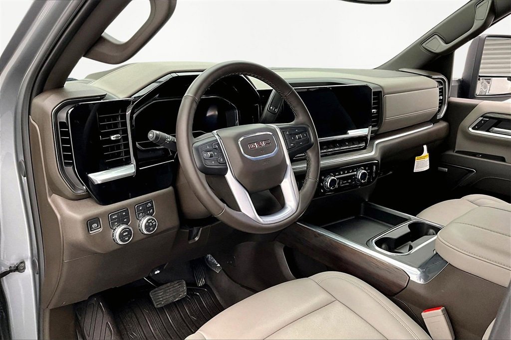 Used 2025 GMC Sierra 3500 SLT w/ SLT Premium Package image 14
