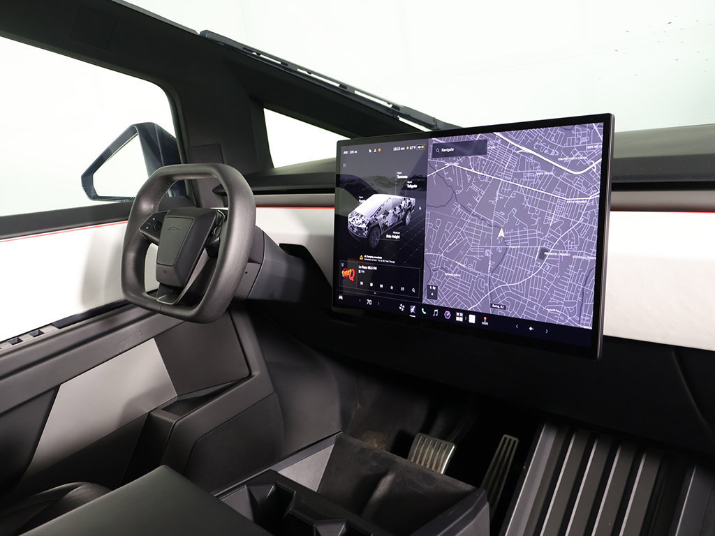 Used 2024 Tesla Cybertruck AWD Crew Cab image 25
