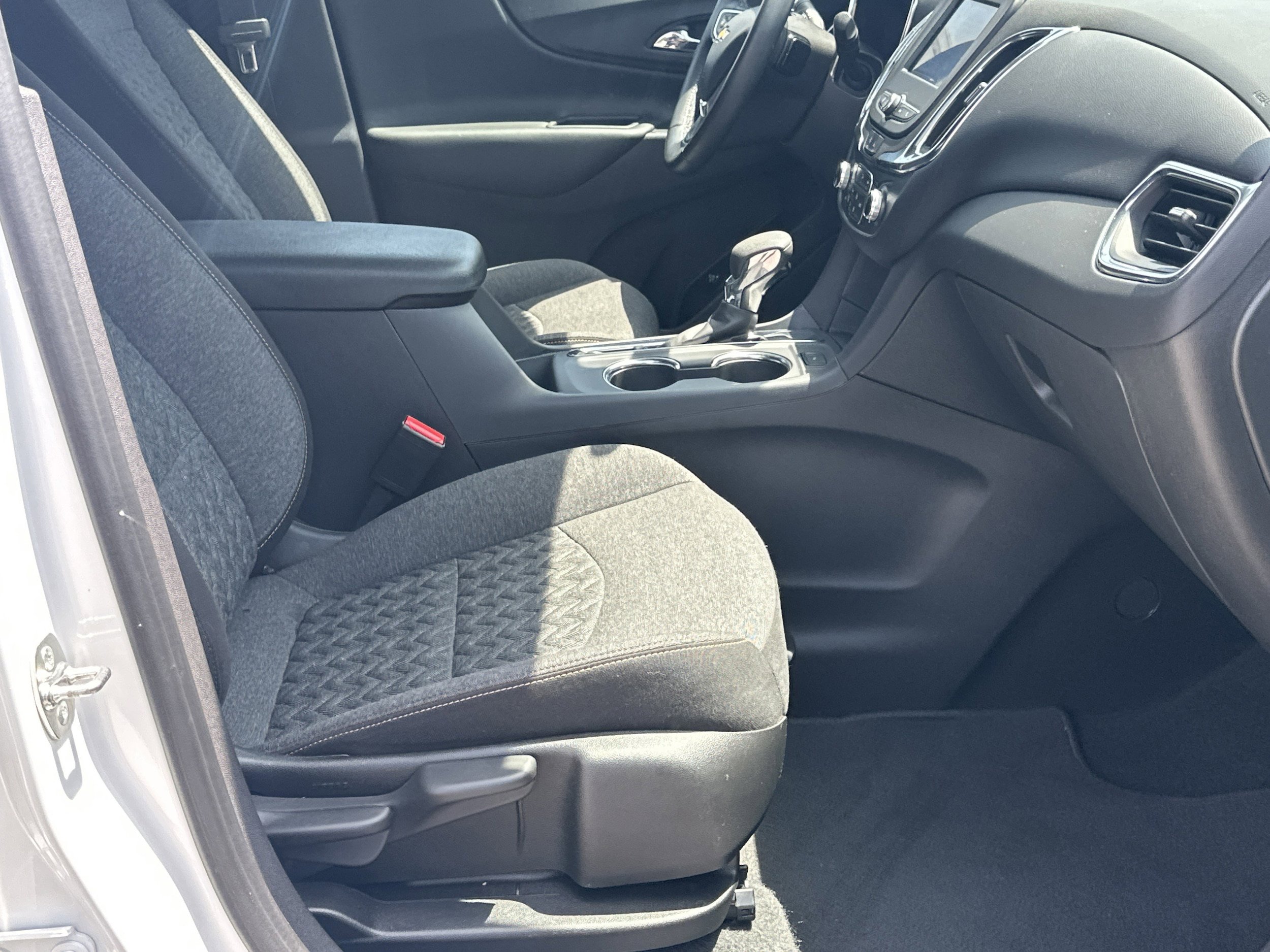 Used 2024 Chevrolet Equinox LT FWD image 13