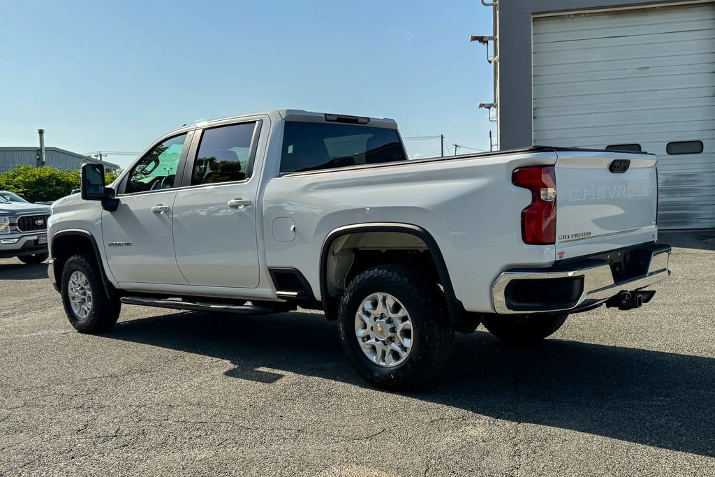 Used 2024 Chevrolet Silverado 2500 LT AWD/4WD image 5
