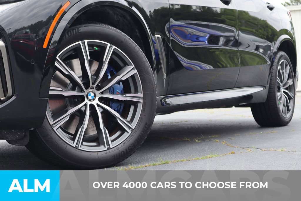 Used 2022 BMW X5 M50i image 3