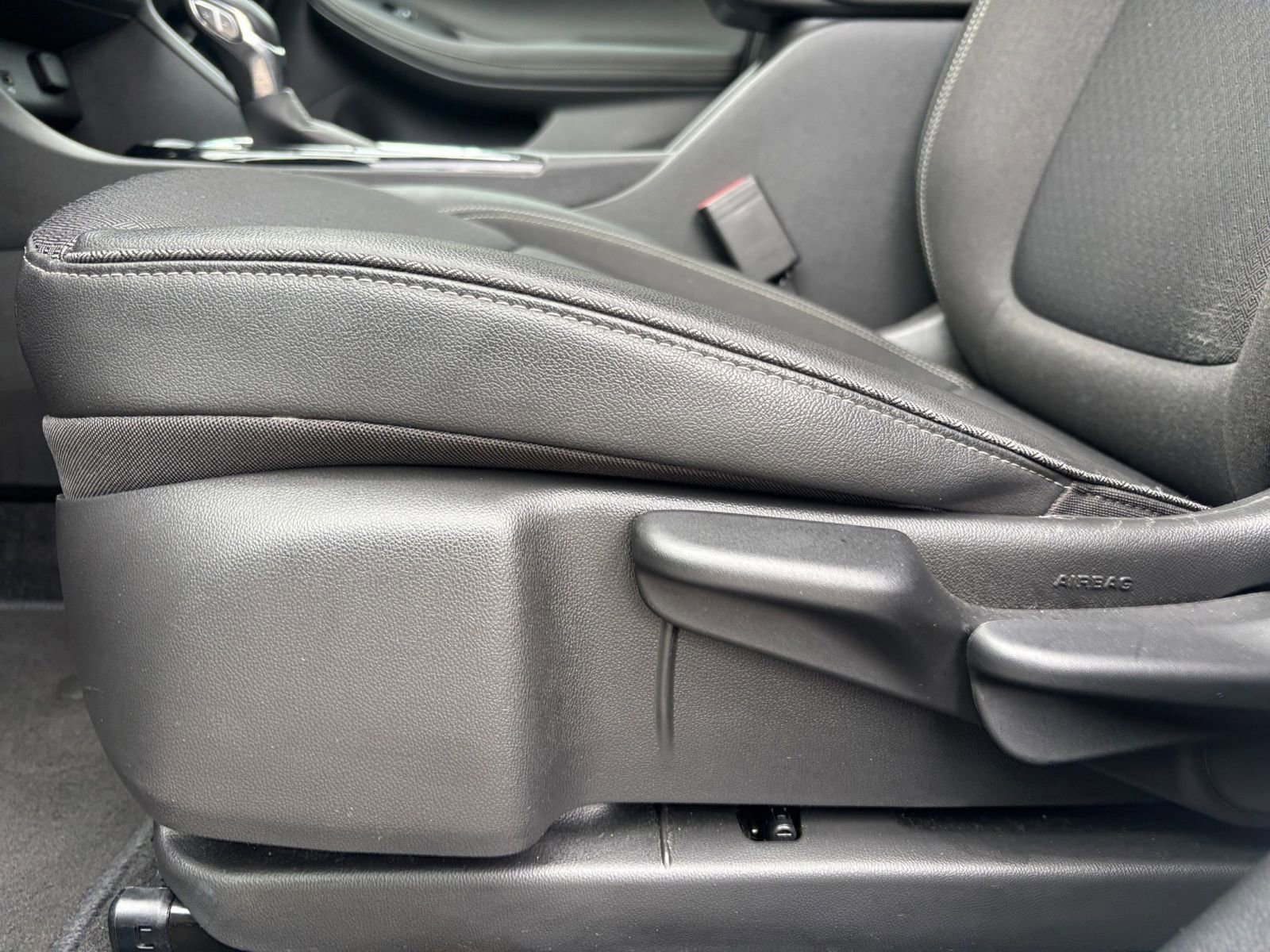 Used 2025 Buick Encore GX Preferred FWD image 28