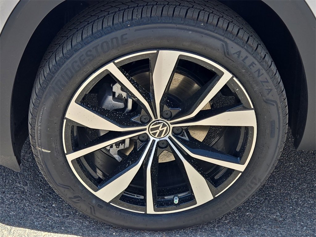 New 2025 Volkswagen Atlas SEL Premium R-Line image 13