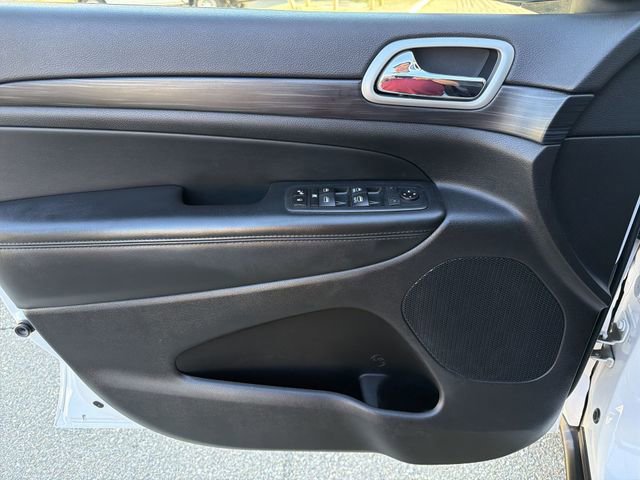 Used 2020 Jeep Grand Cherokee Laredo w/ Quick Order Package 2BN North image 22