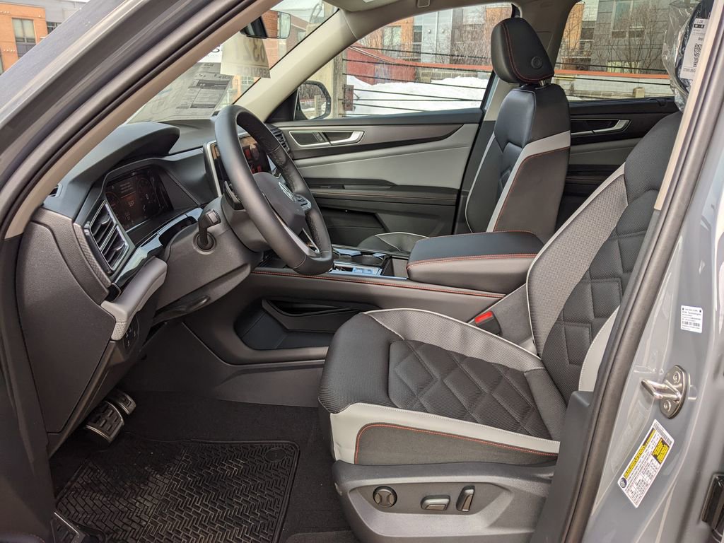 New 2026 Volkswagen Atlas Peak Edition image 11