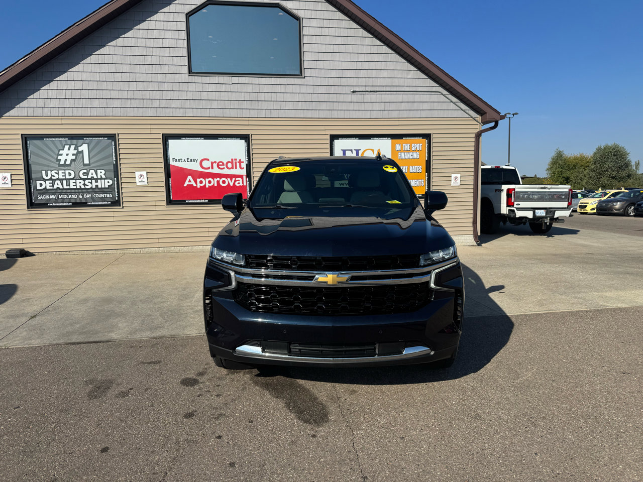 Used 2023 Chevrolet Tahoe LS image 2