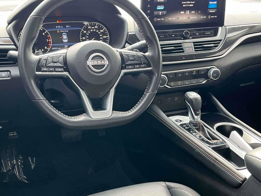 Used 2024 Nissan Altima 2.5 SR w/ SR Premium Package FWD image 2
