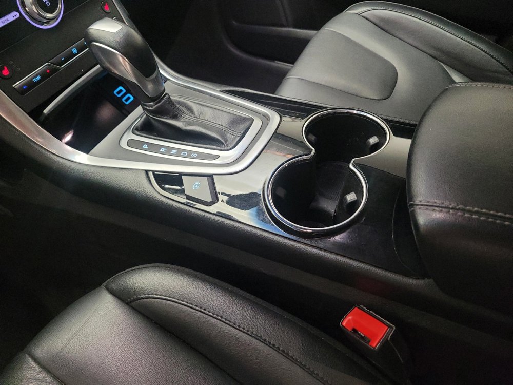 Used 2018 Ford Edge Titanium image 26