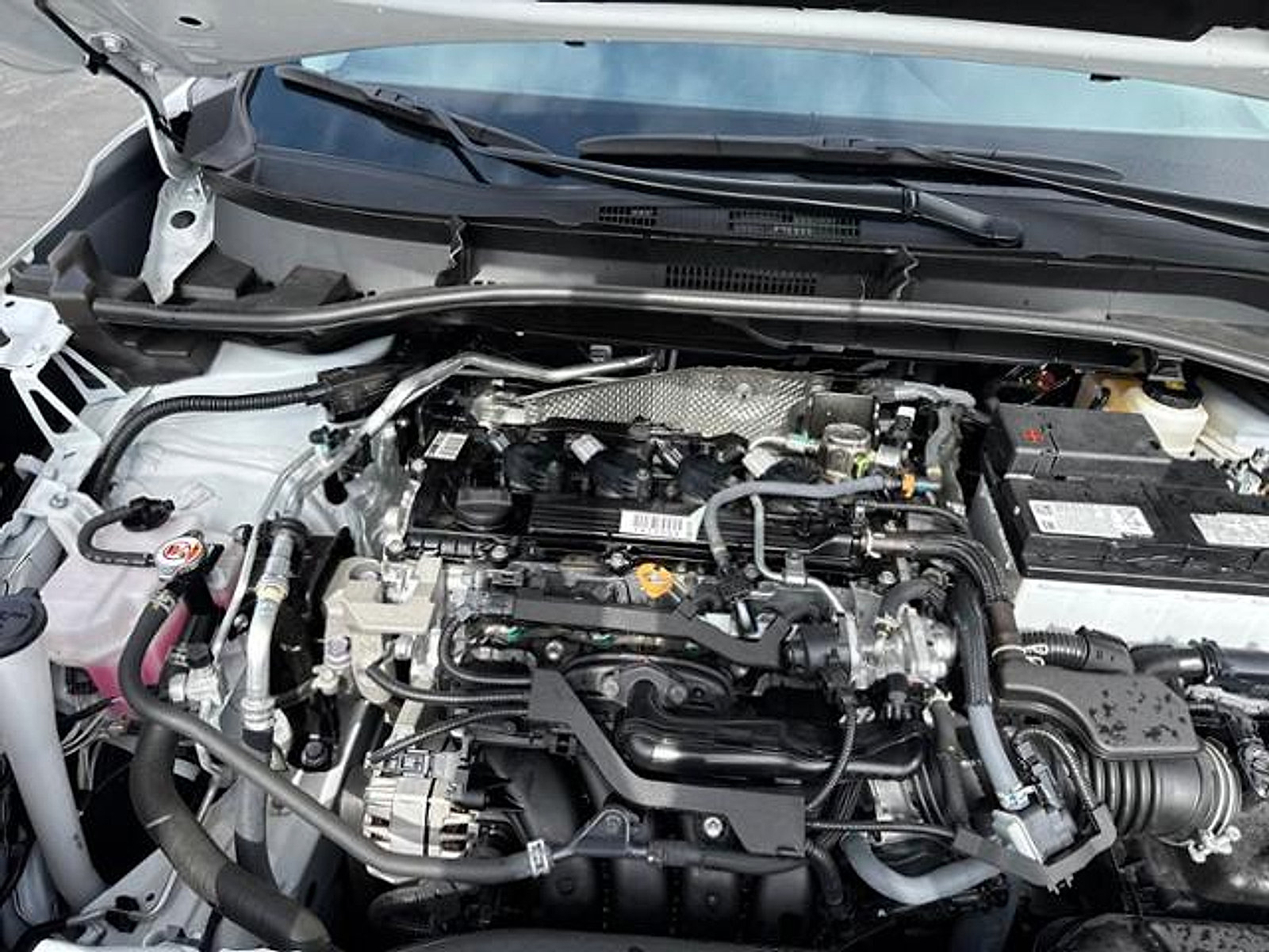 Used 2024 Toyota Corolla Cross XLE w/ Convenience Package FWD image 25