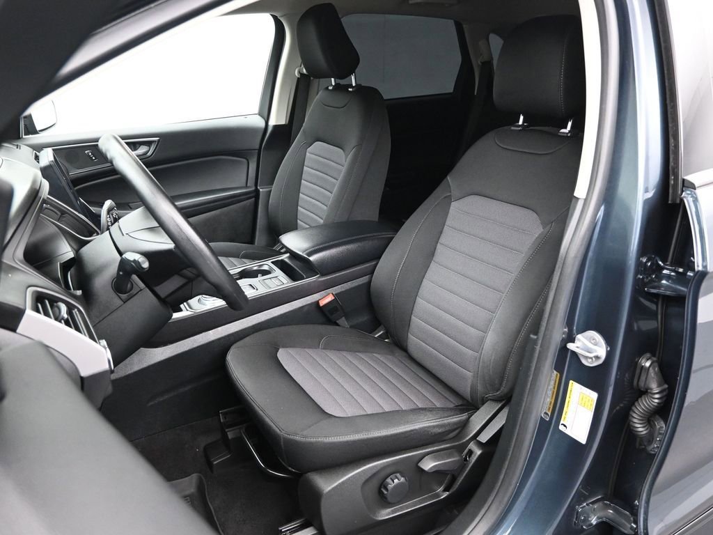 Certified 2022 Ford Edge SE w/ Black Appearance Package image 11