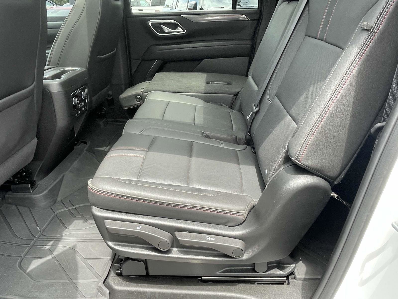 Certified 2024 Chevrolet Suburban RST w/ Sport Performance Package image 11