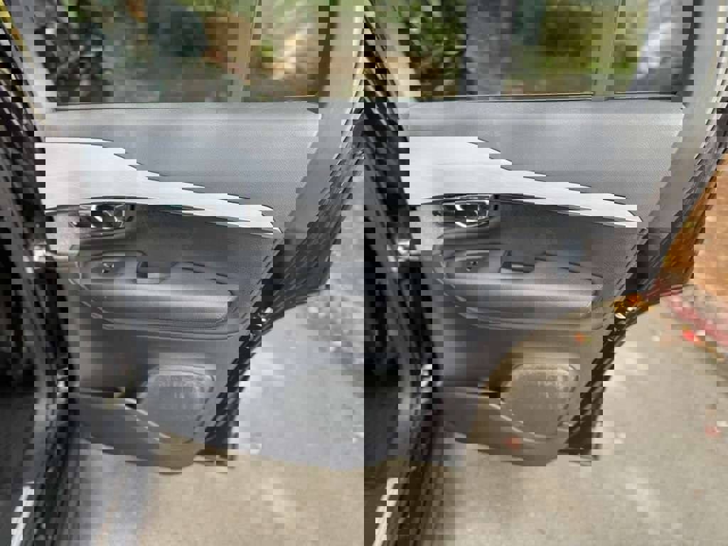 Used 2017 Volvo XC90 T6 Momentum w/ Vision Package image 29