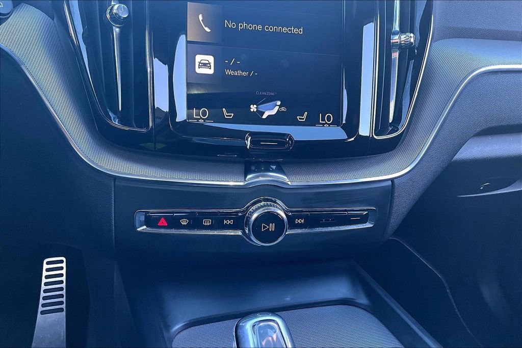 Used 2019 Volvo XC60 T8 R-Design w/ Advanced Package image 40