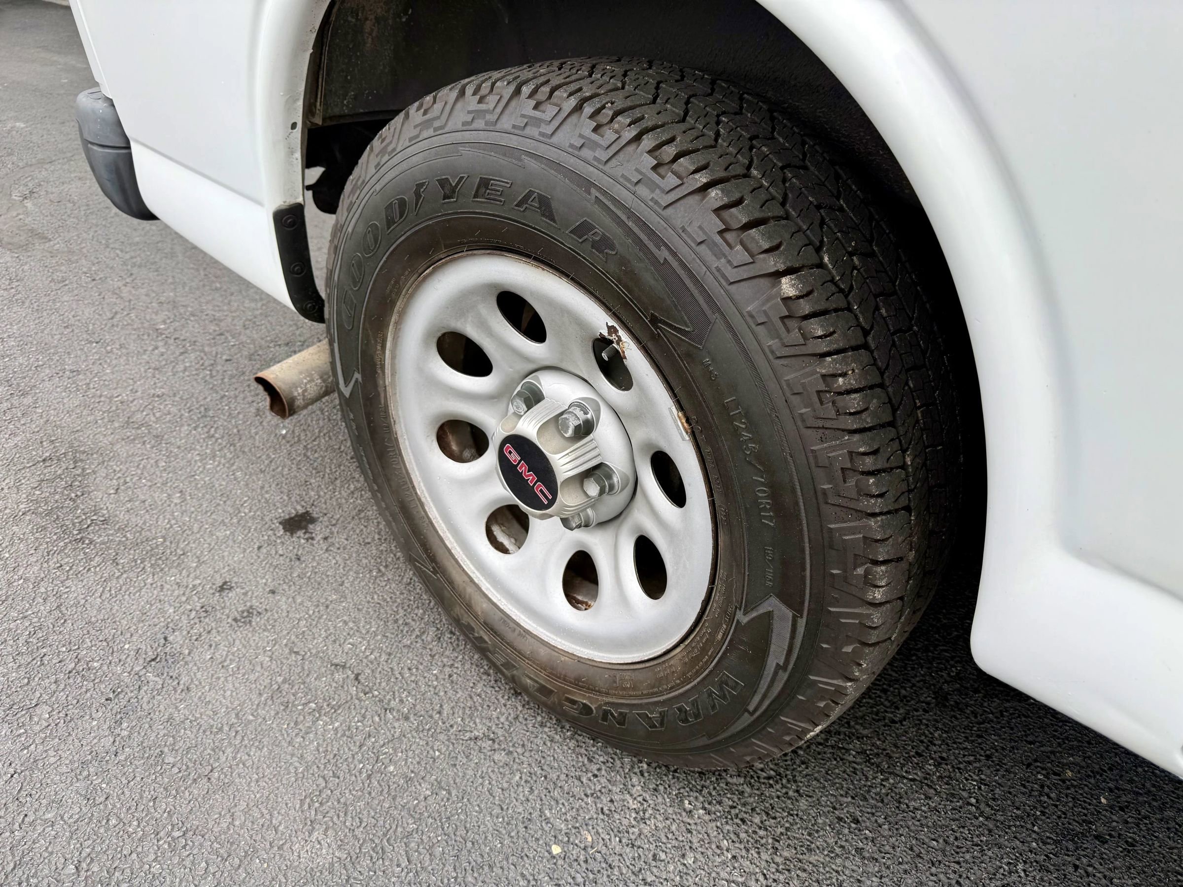 Used 2013 GMC Savana 1500 AWD image 14